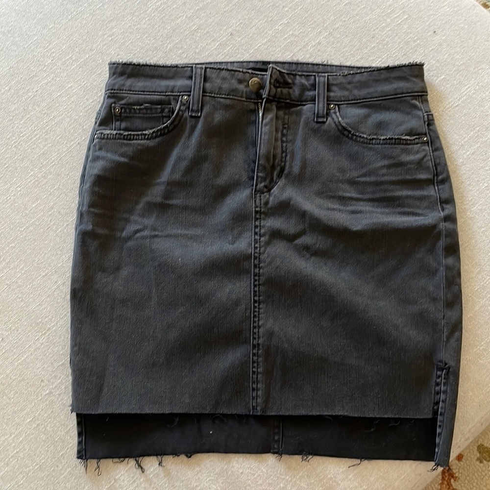 Women’s Joe’s black denim jean skirt - 28